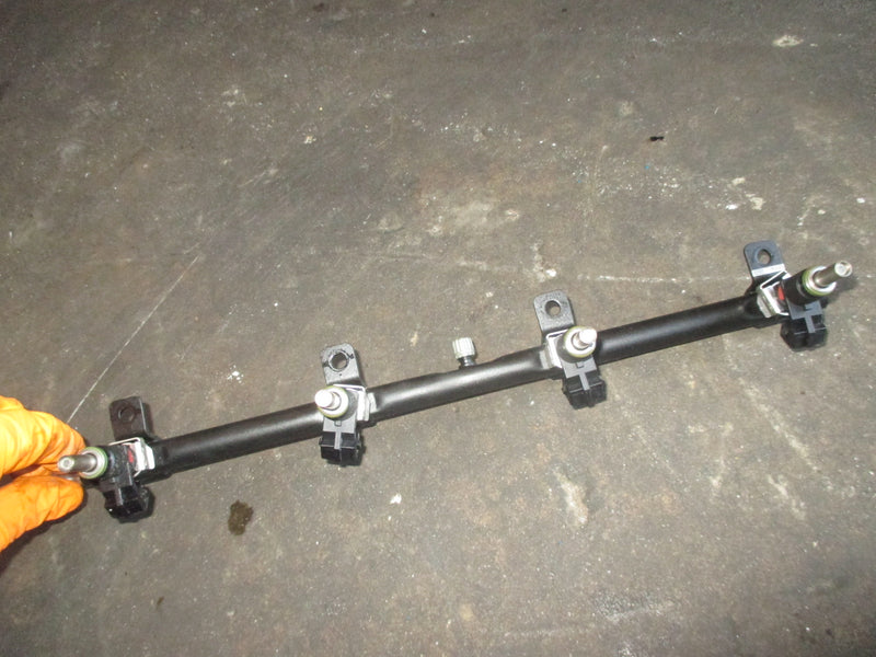 Mercury 150hp 4 stroke Outboard Fuel Rail and Injector Set (8M000652)