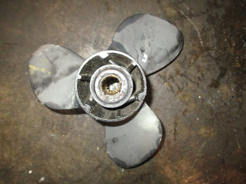 Evinrude 25hp outboard aluminum prop 10 x 15