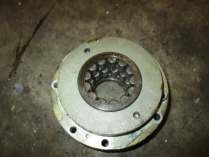 Evinrude 90-115hp 2 stroke outboard Upper bearing carrier 321328