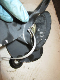 Load image into Gallery viewer, Nissan 70hp 2 stroke outboard aluminum propeller 9 3/4 x 19
