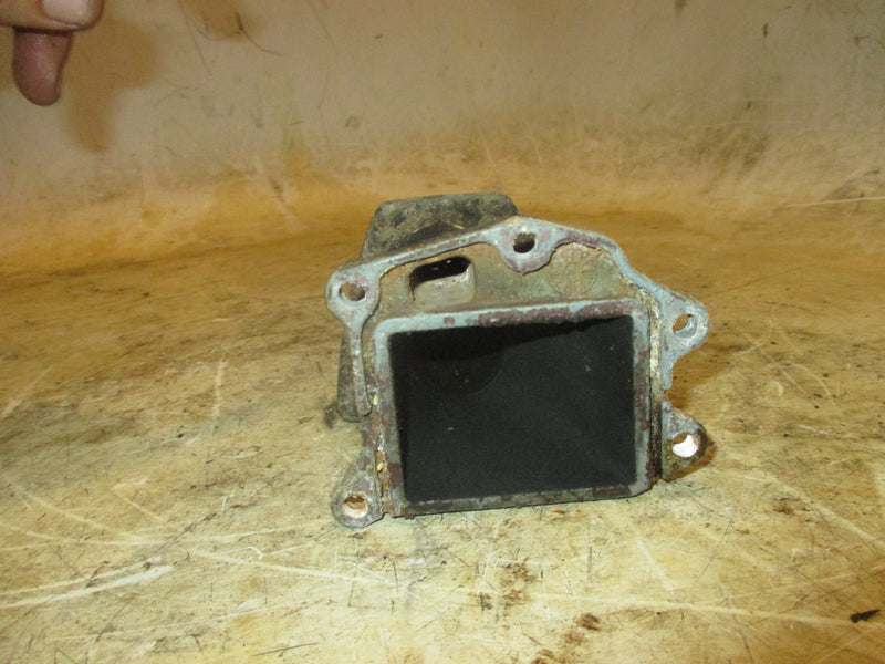 Yamaha 15hp 2 Stroke outboard Exhaust Manifold 63V-41131-02-5B