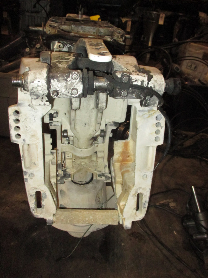 Evinrude 200hp Ocean pro outboard 25 inch shaft midsection