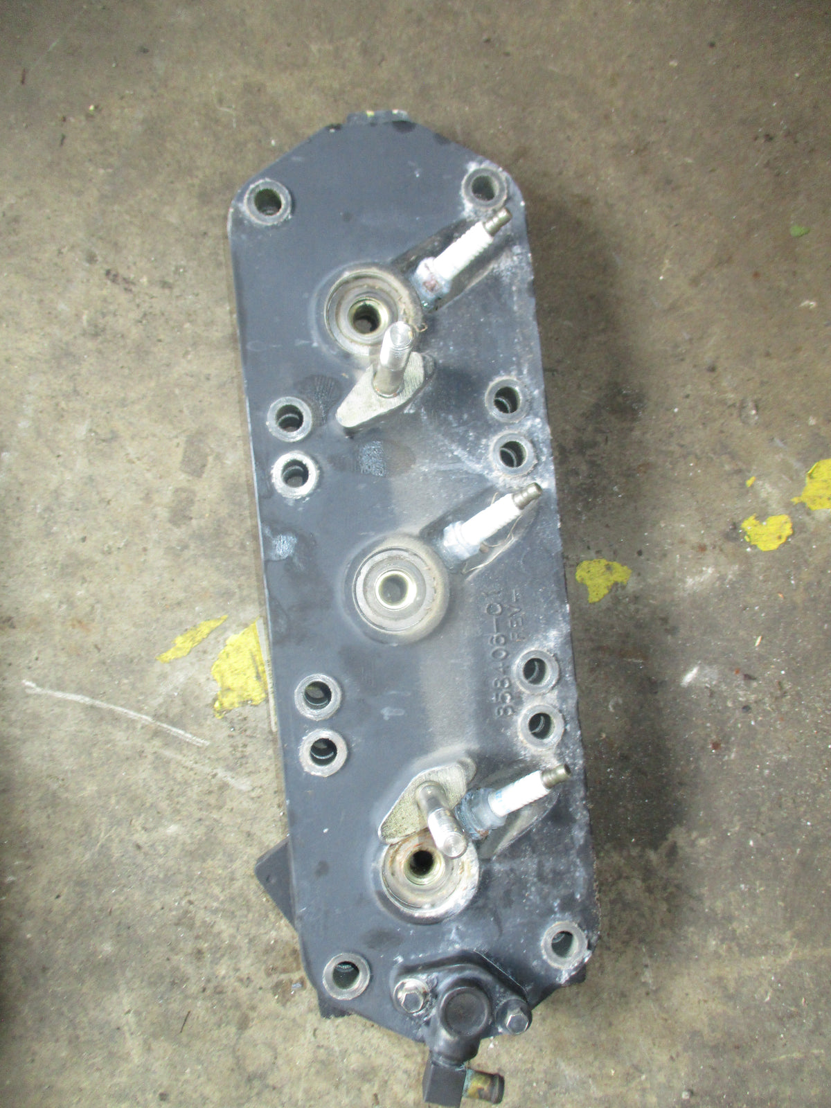 Mercury Optimax 2.5L 150hp outboard Starboard cylinder head 858406-C1