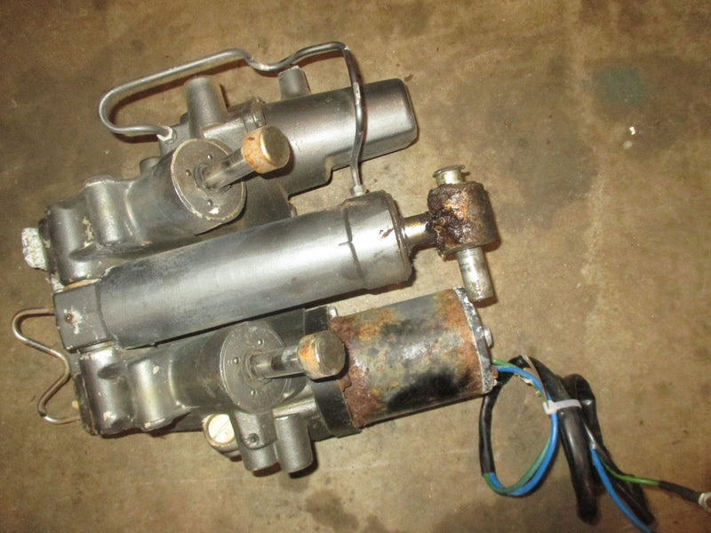 Suzuki DT200 200hp 2 stroke outboard tilt trim unit