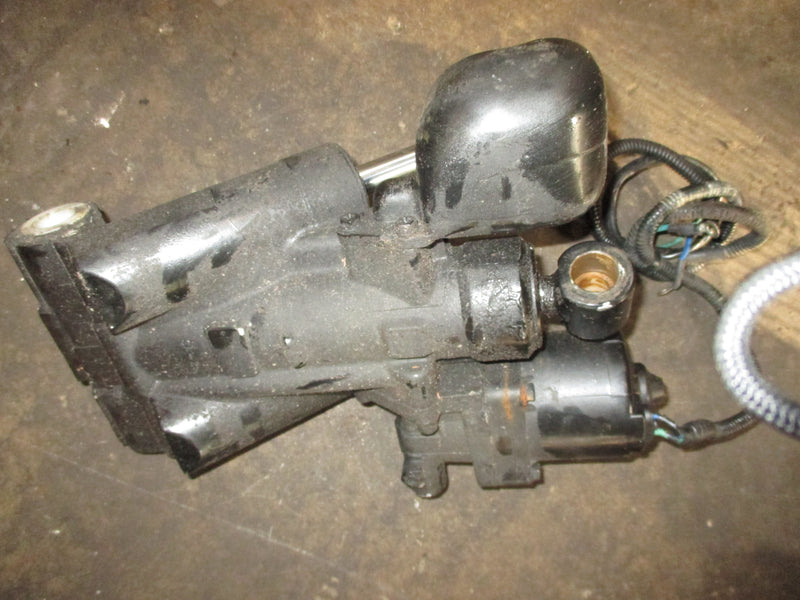 Suzuki DF70 outboard tilt trim unit