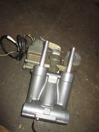 Load image into Gallery viewer, Yamaha VMAX HPDI 250hp 2 stroke Outboard Tilt Trim Unit (63P-43800-00-4D)
