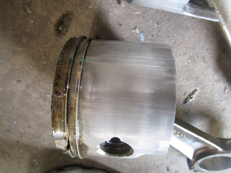 Mercury Optimax 2.5L 150hp outboard Port Piston and Rod set (90)