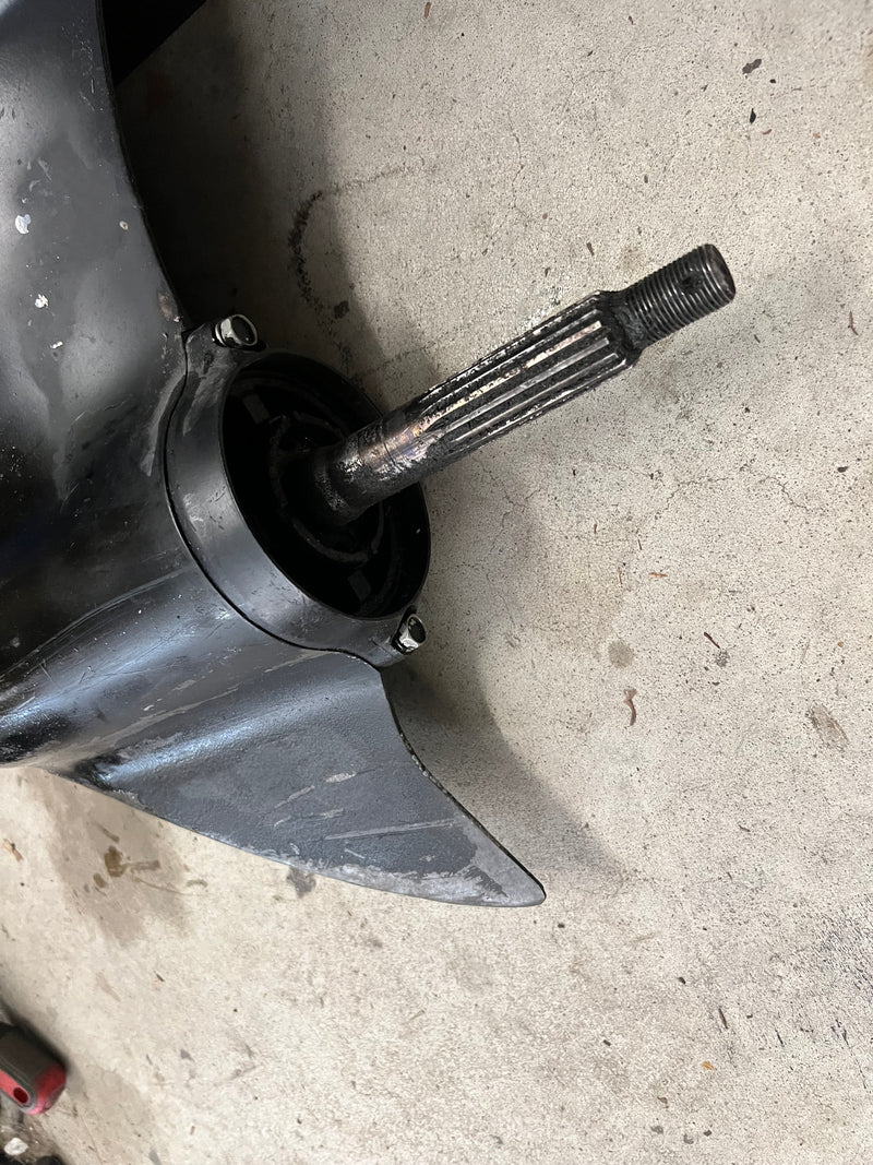Suzuki DF115 115hp 4 stroke outboard 25 inch lower unit
