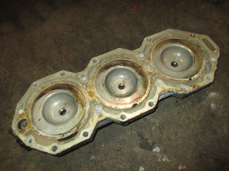 Evinrude 200hp Ocean pro outboard cylinder head (0436892)