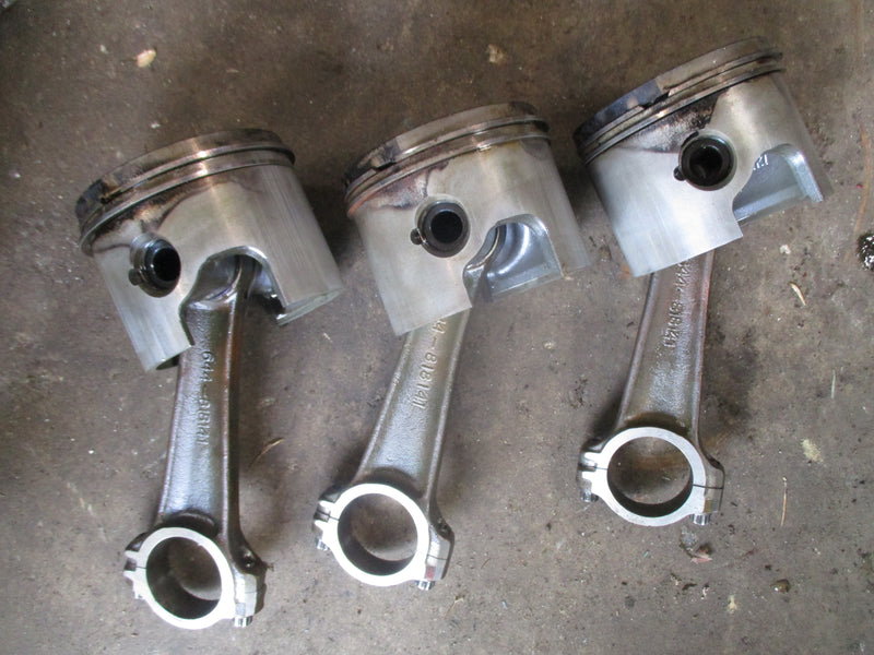 Mercury Optimax 2.5L 150hp outboard Starboard Piston and Rod set (89)