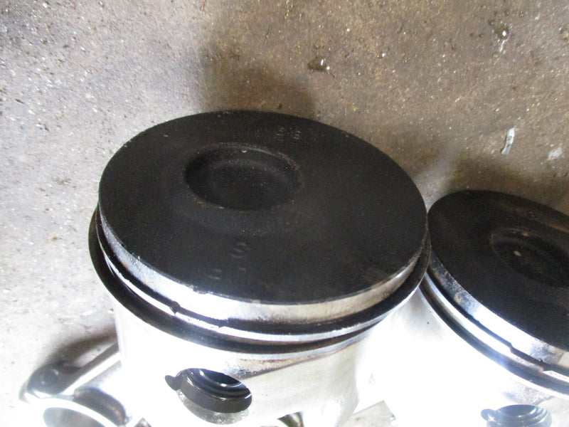 Mercury Optimax 2.5L 150hp outboard Starboard Piston and Rod set (89)