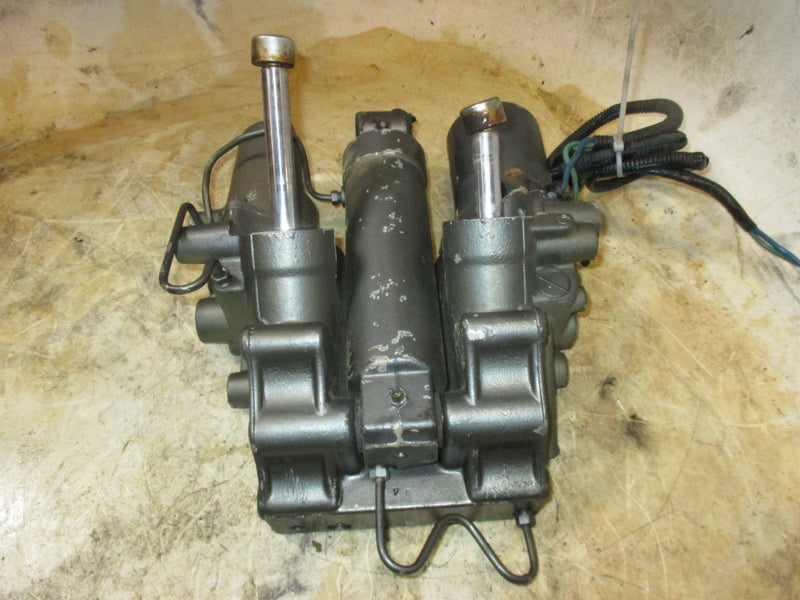 Suzuki DT150 150hp 2 stroke outboard tilt trim unit