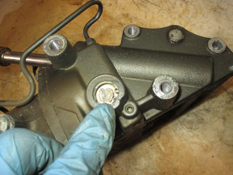Suzuki DT150 150hp 2 stroke outboard tilt trim unit
