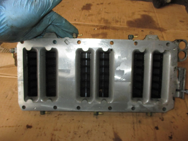 Mercury optimax 225hp 2 stroke outboard intake manifold and reed set