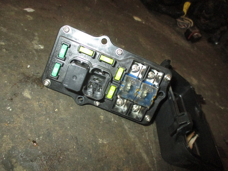 Yamaha VMAX HPDI 250hp 2 stroke Outboard Fuse Box (60V-82170-01-00)