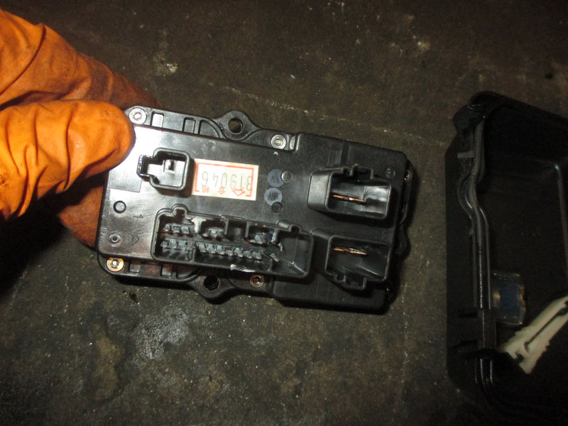 Yamaha VMAX HPDI 250hp 2 stroke Outboard Fuse Box (60V-82170-01-00)