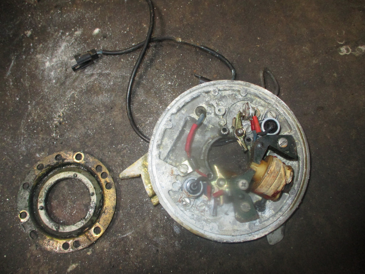 1976 Evinrude 25hp outboard stator/timer base | Strouds Marine
