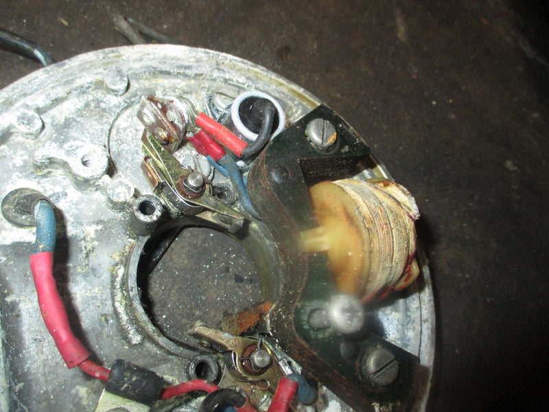 1976 Evinrude 25hp outboard stator/timer base