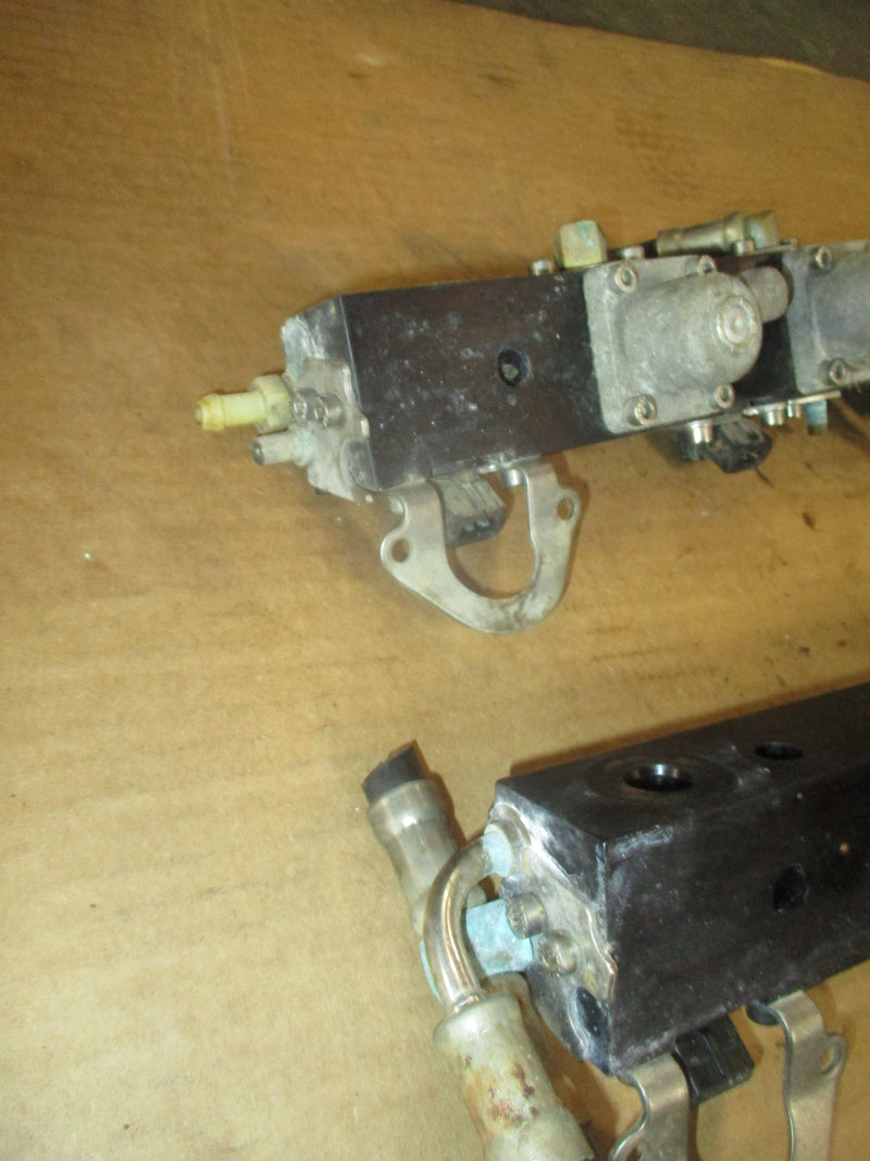 Mercury Optimax 2.5L 150hp outboard Fuel Rail and injector set 858222-3