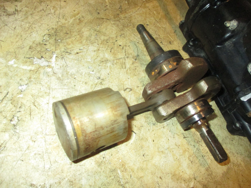 Evinrude 3hp 2 Stroke outboard crankcase block with crankshaft and piston