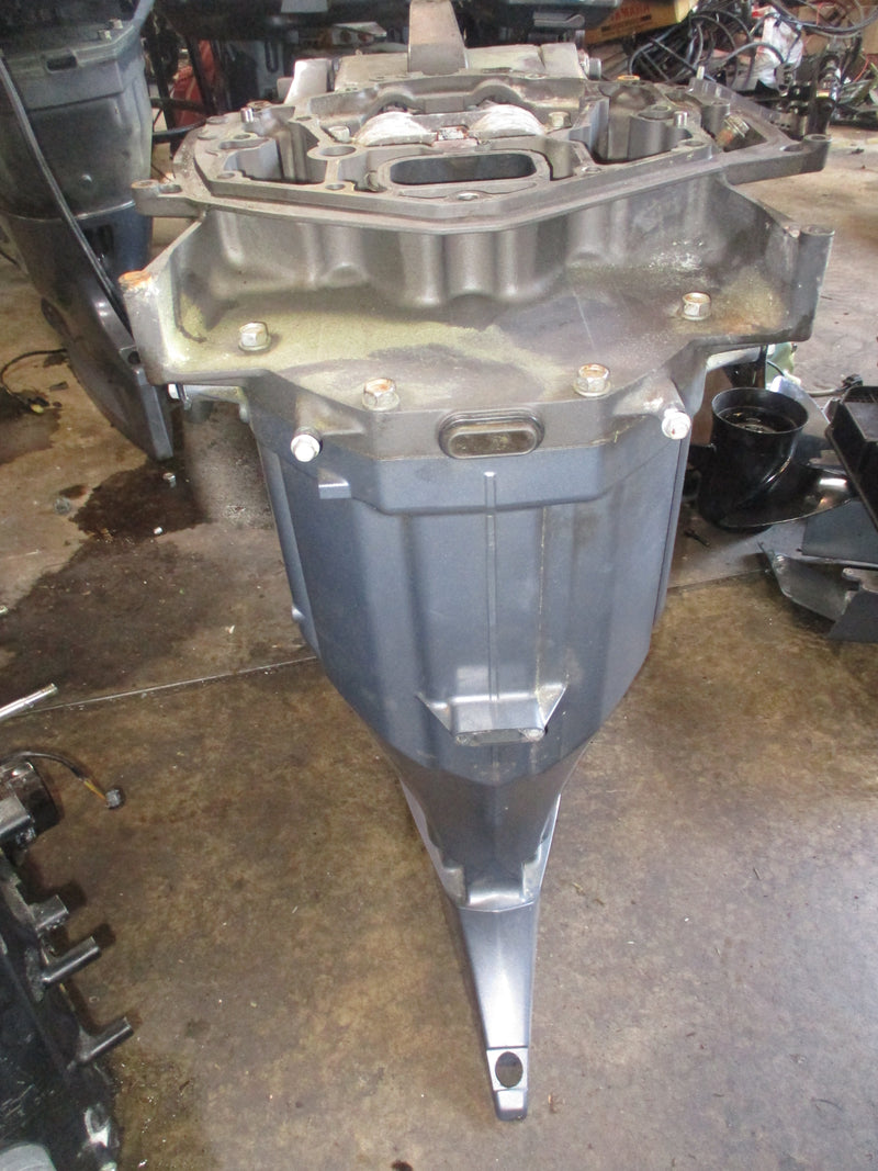 Yamaha 300hp 4 stroke outboard 25" shaft mid section