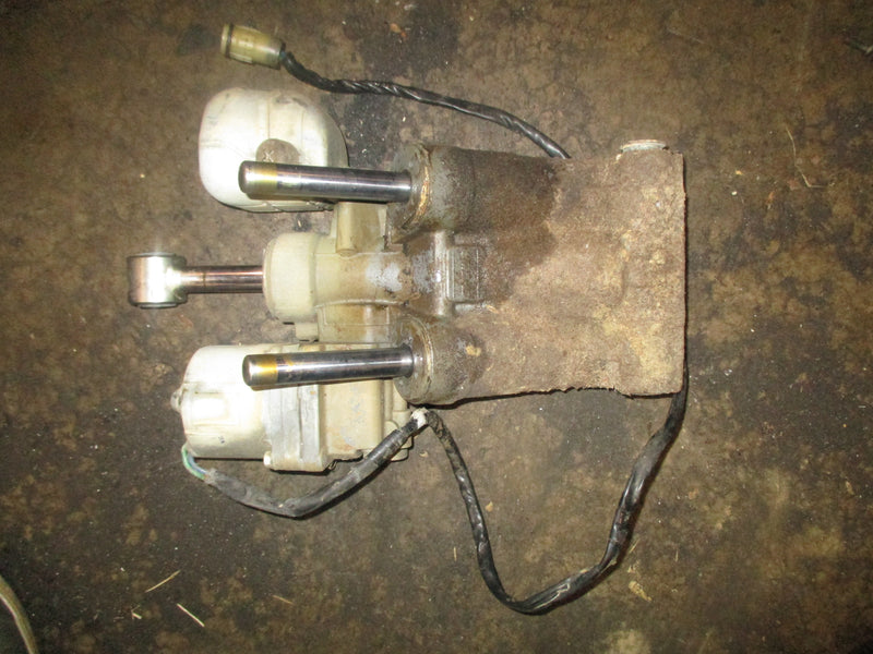 Honda 90hp 4 stroke outboard tilt trim unit