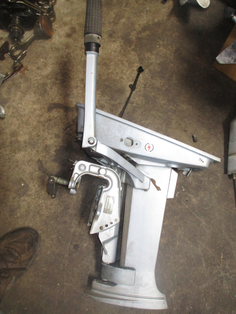 Evinrude 8hp 2 stroke outboard 15" shaft mid section