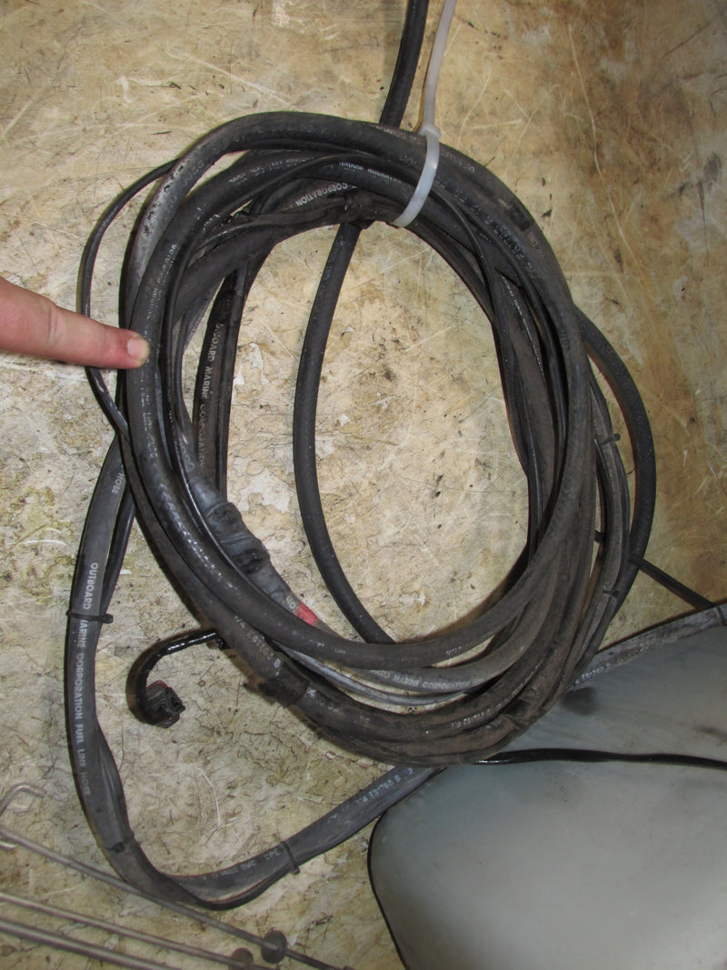 Johnson 175hp 60 Degree Ocean Runner Outboard BRP Single Hose Oil Tank