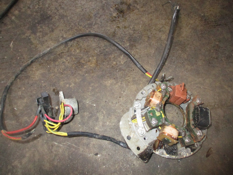 Evinrude 25hp outboard stator/timer base