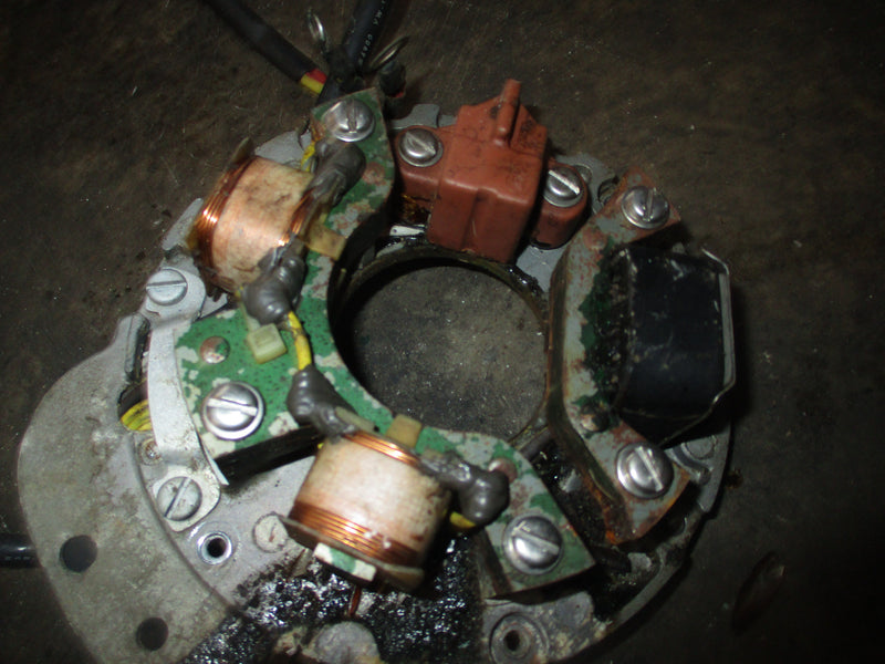 Evinrude 25hp outboard stator/timer base