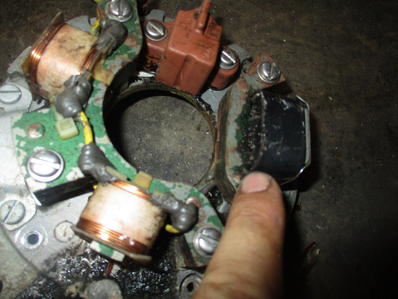 Evinrude 25hp outboard stator/timer base