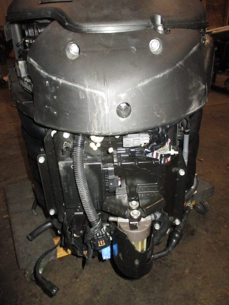 Yamaha 350hp 4 stroke outboard Dressed Crankcase Powerhead