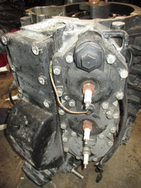 Load image into Gallery viewer, Evinrude 150hp 2 stroke outboard crankcase powerhead
