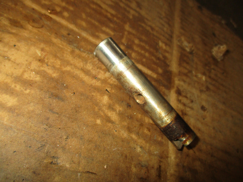 Mercury 125hp 2 stroke outboard upper trim pin (996251)