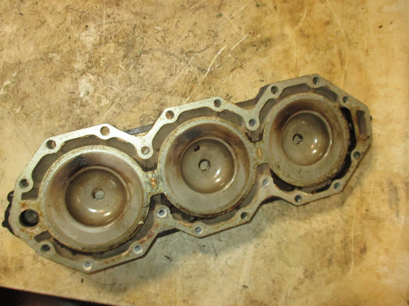 Johnson 200hp ocean pro 2 stroke outboard starboard cylinder head (436892)
