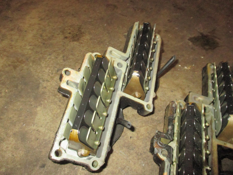 Johnson 200hp Ocean runner outboard intake manifold with reeds (341520)