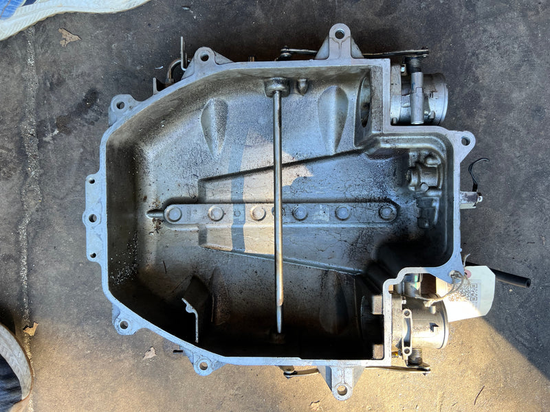 Suzuki DF250 250hp outboard intake collector cover (13140-93J03)