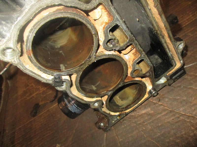 Suzuki DF50 outboard crankcase block