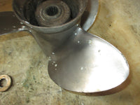 Load image into Gallery viewer, Johnson 200hp Ocean Pro 2 stroke outboard stainless steel propellor (389927)
