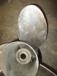 Load image into Gallery viewer, Mercury 2.5L 200hp 2 stroke Outboard Stainless Mirage Propeller (4813700A41) 19P
