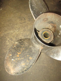 Load image into Gallery viewer, Mercury 2.5L 200hp 2 stroke Outboard Stainless Mirage Propeller (4813700A41) 19P
