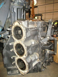 Load image into Gallery viewer, Evinrude 200hp 2 stroke outboard crankcase block
