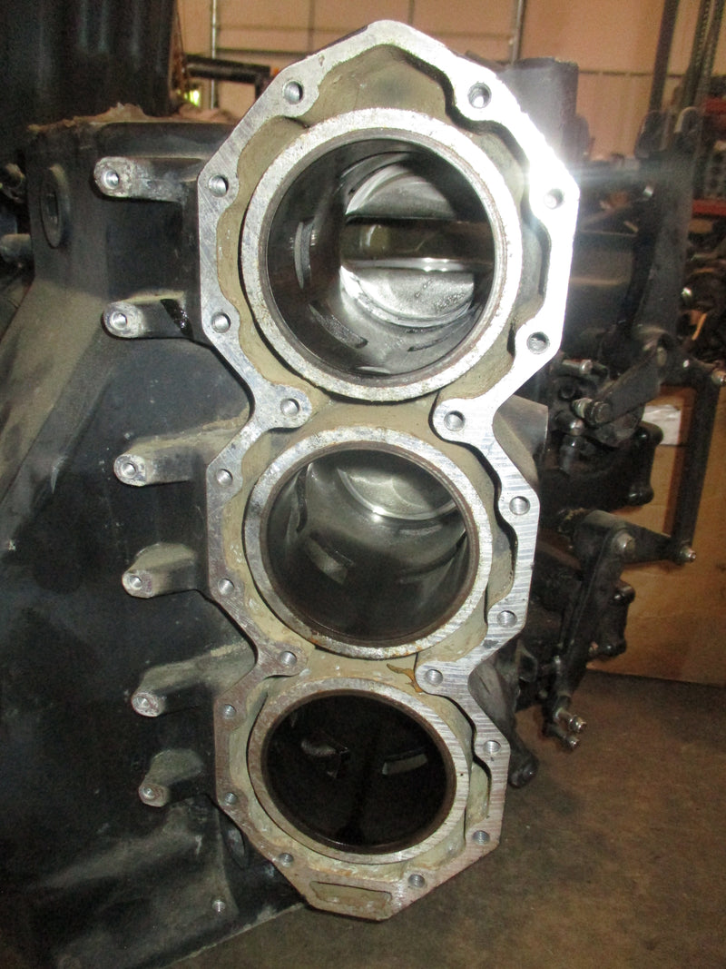 Evinrude 200hp 2 stroke outboard crankcase block