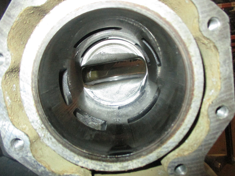 Evinrude 200hp 2 stroke outboard crankcase block