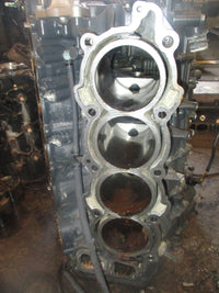Load image into Gallery viewer, Yamaha 350hp 4 stroke outboard crankcase block

