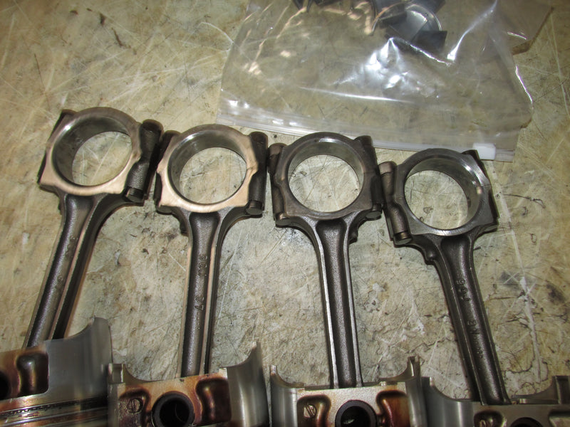 Suzuki DF115 115hp Outboard Piston and Rod Set of 4 (12111-90J01)