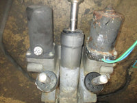 Load image into Gallery viewer, Yamaha 350hp 4 stroke outboard tilt trim unit PARTS ONLY
