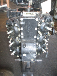 Load image into Gallery viewer, Johnson 150hp 2 stroke outboard crankcase powerhead
