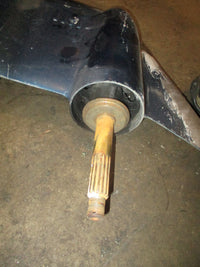 Load image into Gallery viewer, Evinrude 200hp 2 stroke outboard 20" lower unit
