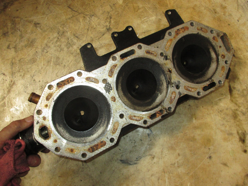 Evinrude 200hp ficht 2 Stroke starboard cylinder head (5004932)